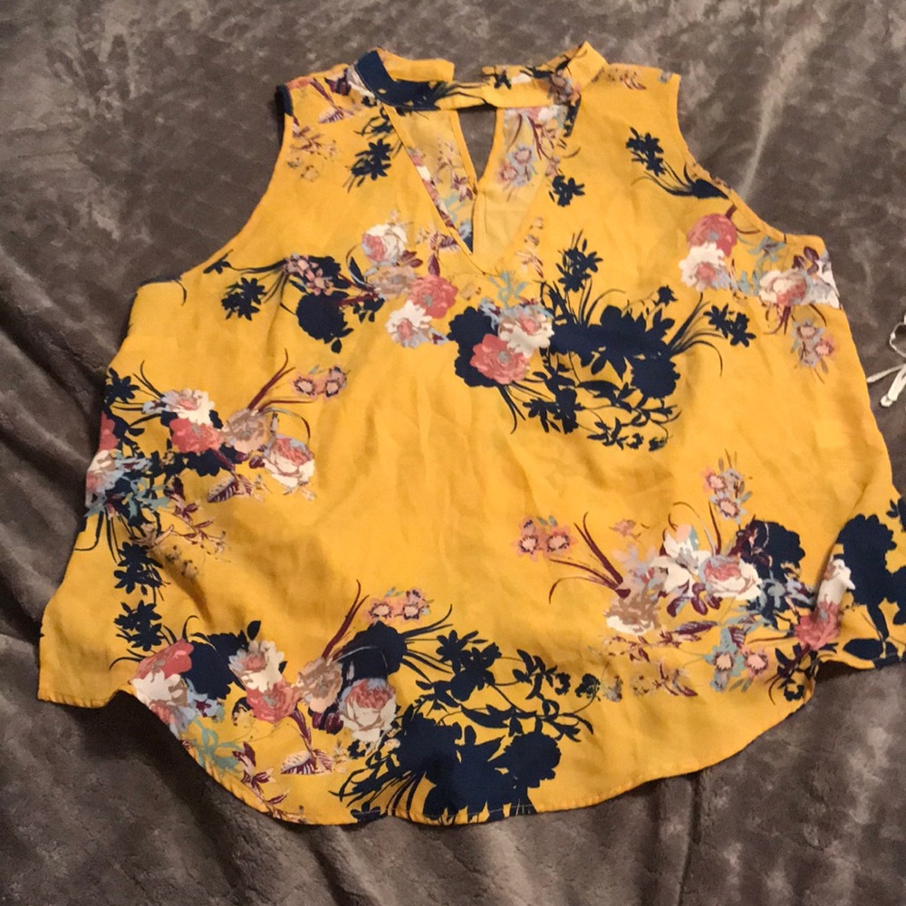 Blouse flowers